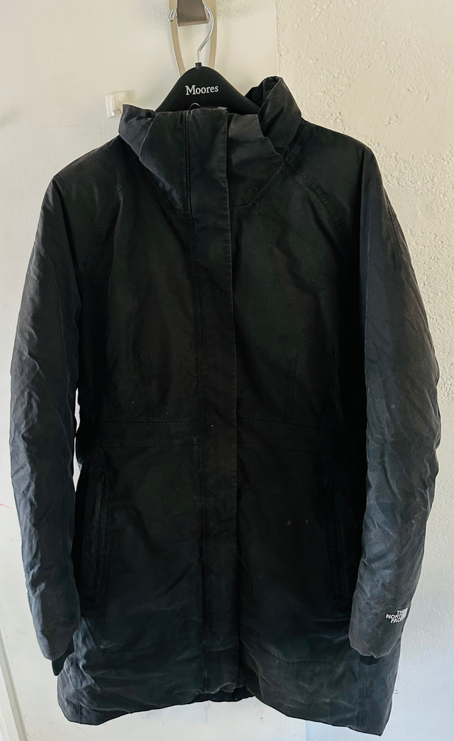 NORTH FACE WOMENS WINTER JACKET (XXL) in Women's - Tops & Outerwear in Regina