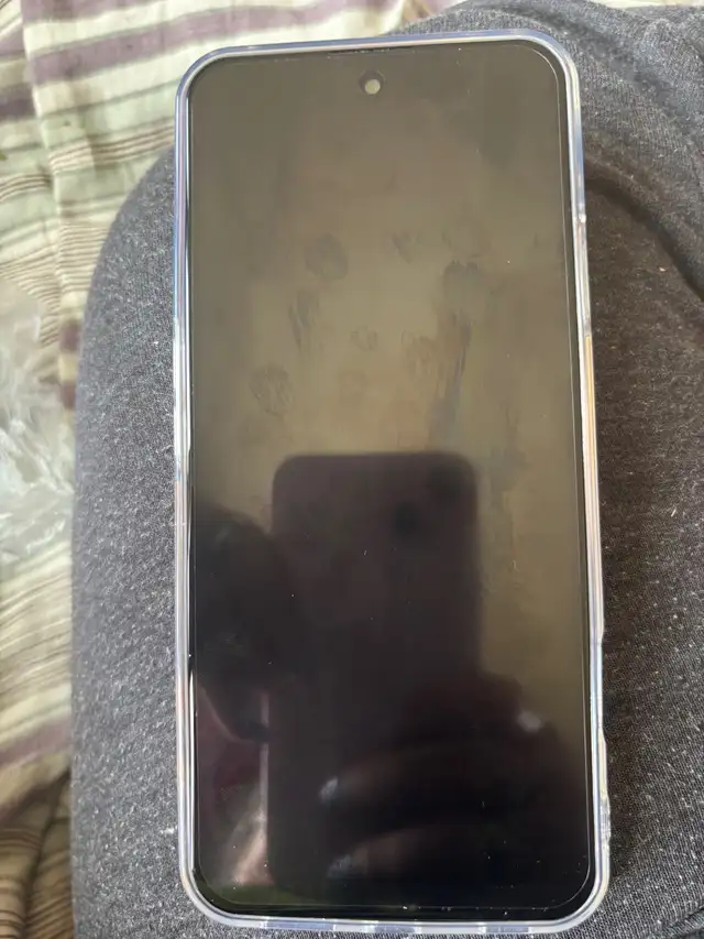 Cell phone in General Electronics in Grand Bend - Image 2