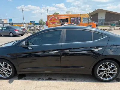 Moving Sale 2020 Elantra luxury 4 door (black) Blue link App ( On,Off, location access more features...