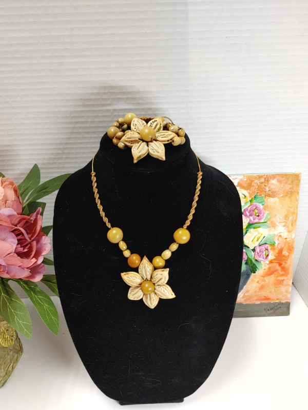 Plant Seed Necklaces & Bracelet Vintage Handmade Natural Jewelry dans Bijoux et montres  à Brockville - Image 3