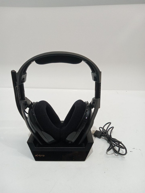 ASTRO A50 Wireless Headset+Base Station Gen 4 PS5, PS4, PC, Mac in General Electronics in Markham / York Region - Image 2