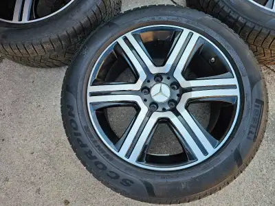 Set of 4 original 19" mercedes benz glc rims with Pirelli (run flat) winter tires on them 235/55/R19...