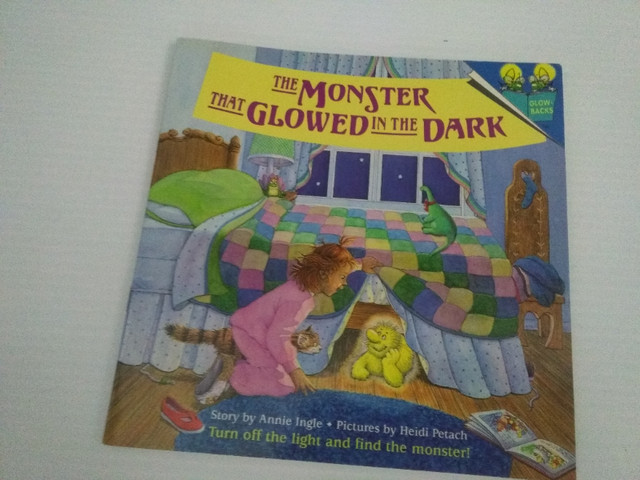 Halloween book: The monster that glowed in the dark 90s in Children & Young Adult in Cambridge