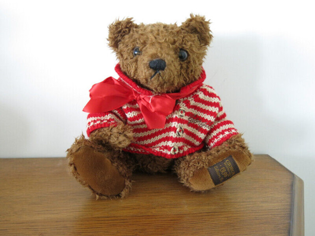 PLUSH BEAR by GIORGIO BEVERLY HILLS with cardigan and cloth bag in Arts & Collectibles in Calgary - Image 2