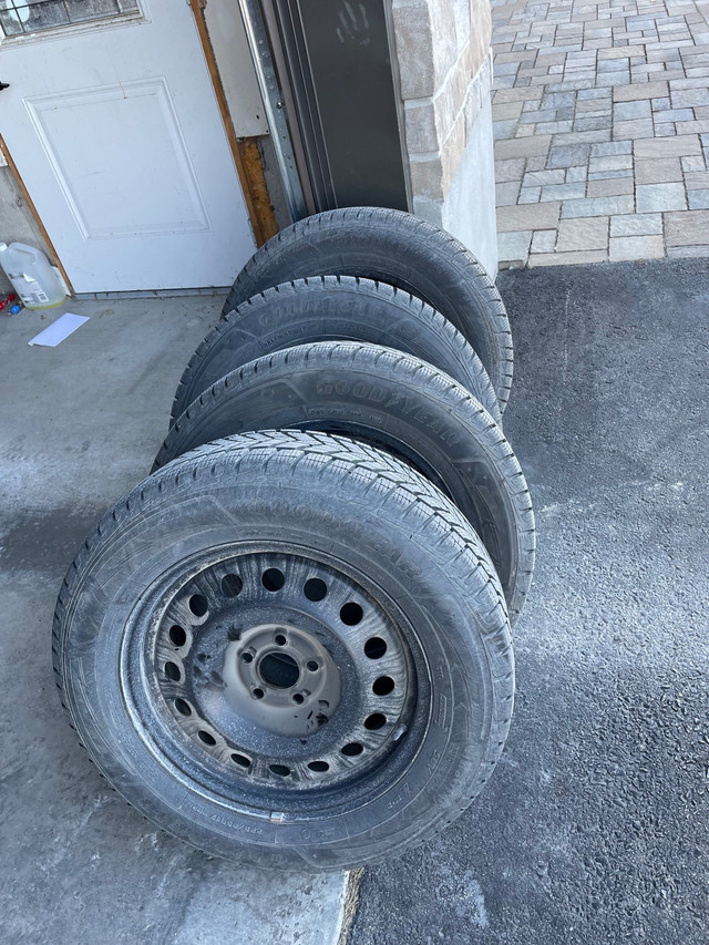 225/65/17 Goodyear winter tires - Like new!  in Tires & Rims in Ottawa - Image 3