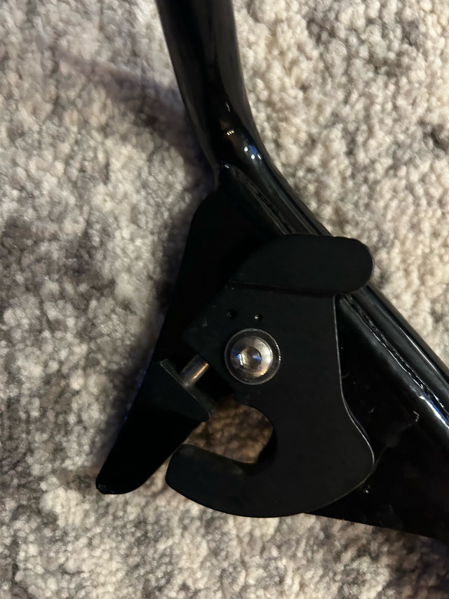 Harley Davidson Seat in Motorcycle Parts & Accessories in Calgary - Image 4