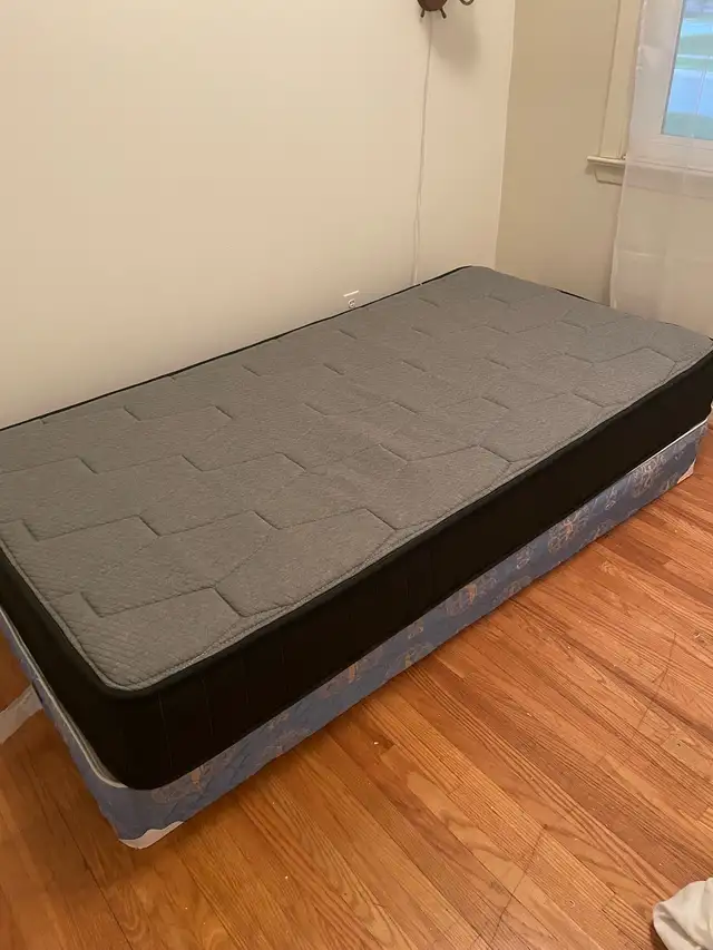 Twin Mattress and Box plus frame 62863283645315128