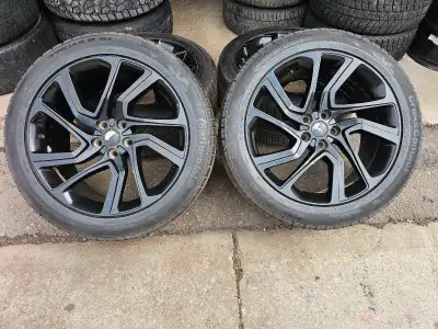 Set of 4 21 inches replica alloy rims used on range rover sport 275/45/R21. Rims and tires are in go...
