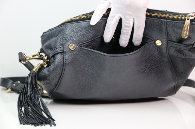 Michael Kors handbag in Women's - Bags & Wallets in Gatineau - Image 2