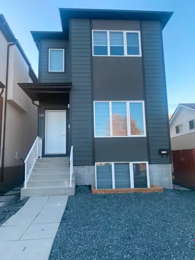 Beautiful 2-bedroom lower unit near UofM