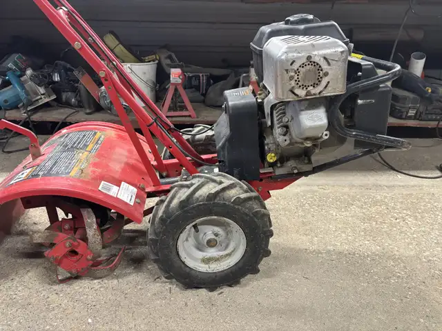 Rotoculteur Troy Built Super Bronco in Other in Granby - Image 3