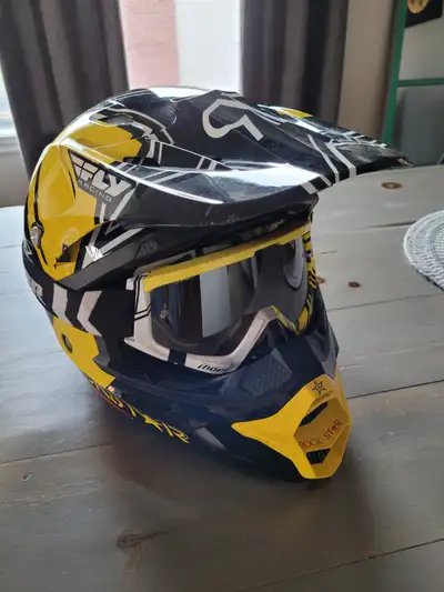 Casque en parfaite conditions a servi 1 foix entreposé a l'intérieur 100$ 514 267 7015