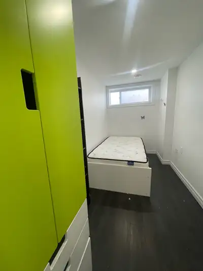 4 private rooms for girls near centennial