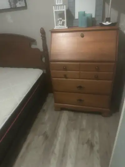 bed/dresser, View more