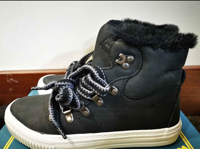 Brand New Black Blowfish Winter Sneaker in Women's - Shoes in Markham / York Region - Image 3