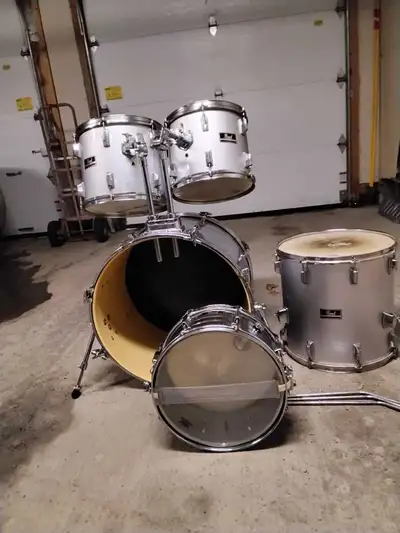 Pearl expot Drum Kit & new Evans drumheads, View more