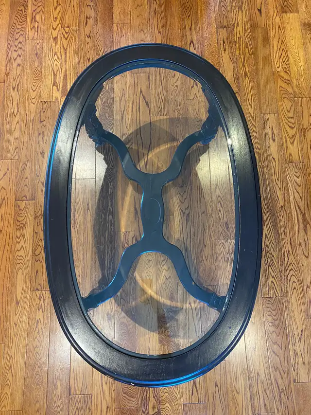 Glass Top Oval Coffee Table – Elegant & Sturdy in Coffee Tables in City of Halifax - Image 3