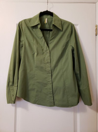 Tag Studio Women's XL Green Shirt