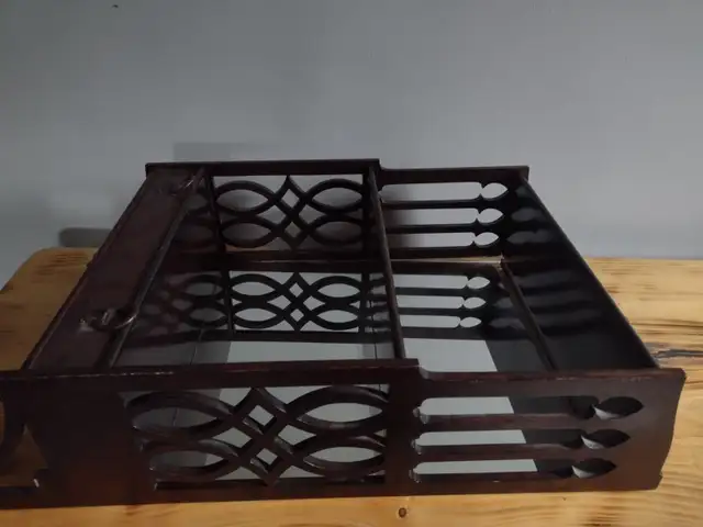 Vintage Mirror Curio Wall Cabinet in Hutches & Display Cabinets in Ottawa - Image 3