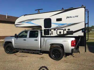 2020 Palimino Truck Camper Model RL-HS 1803 MFG Forest River Badlands model Roof racks and ladder Sk...