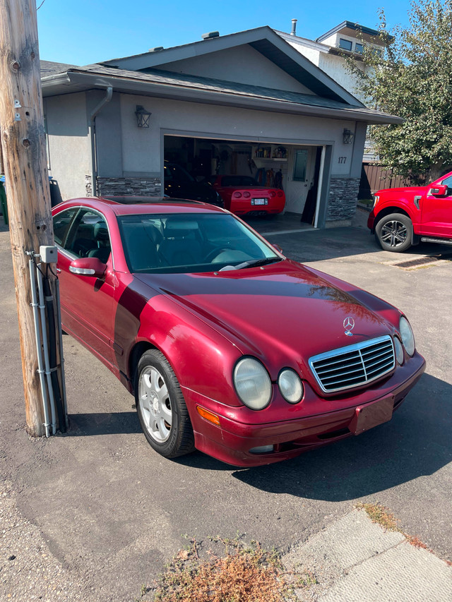 2001 Mercedes CLK 320 coupe 117,500 Klms 3.2 L V6 auto. Loaded in Cars & Trucks in Calgary