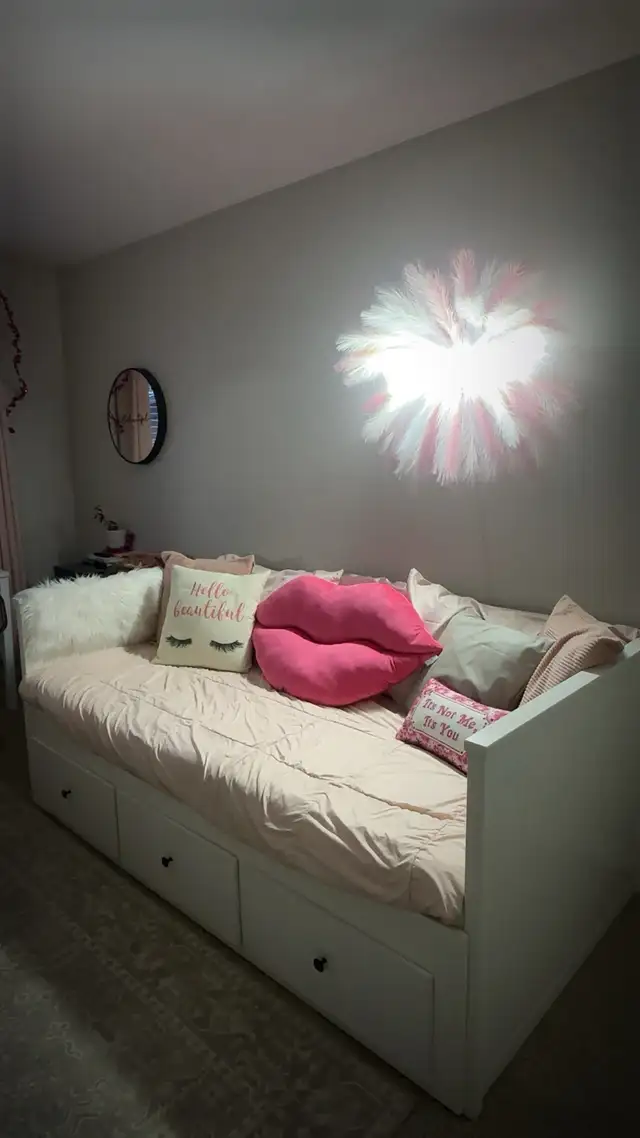 iKEA Hemnes Day Bed in Beds & Mattresses in City of Halifax - Image 4