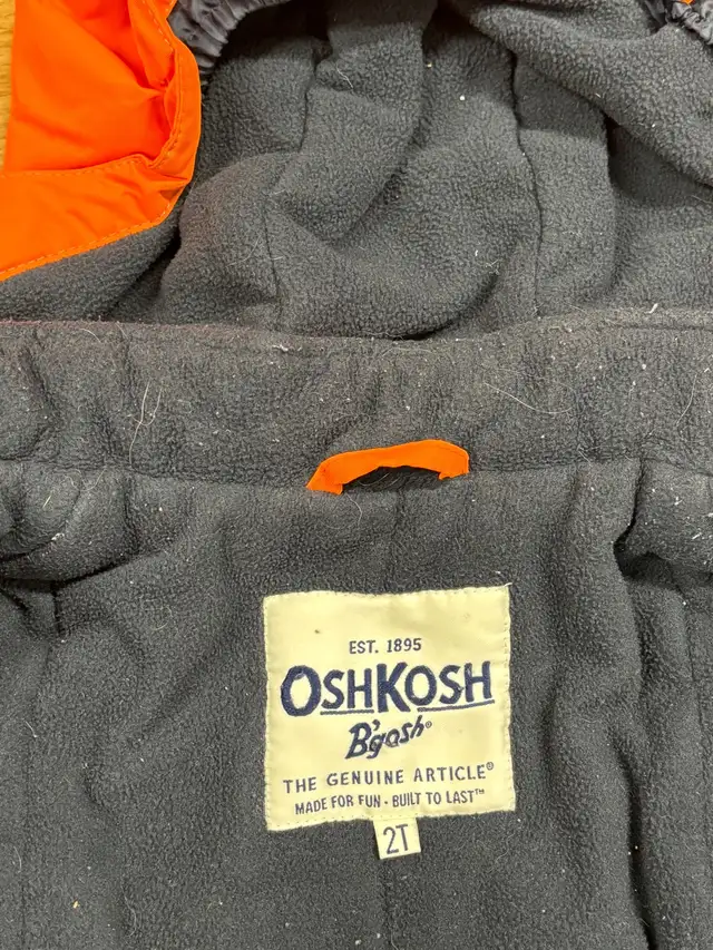 Oshkosh B’gosh winter coat size 2T in Clothing - 2T in Peterborough - Image 3