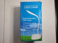 Rechargeable LED Lamp with 3 intensity brand new/lampe DEL neuf