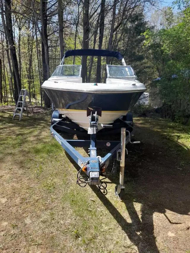 Bateau Regal 1900 2008 in Powerboats & Motorboats in Laurentides - Image 3