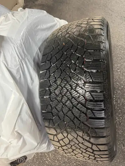 4 Pneus d’hiver Continental à l’état neuf, 6000km. Ice Contact, grandeur 255/50R20 TXL. Contactez Lo...