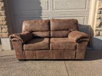 Ashley Furniture Bladen Leather Loveseat Sofa/Couch Brown (Used)