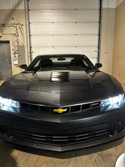 Collector grade condition 2014 Chevrolet Camaro 2SS RS Package with only 34,000 KM. You will not fin...