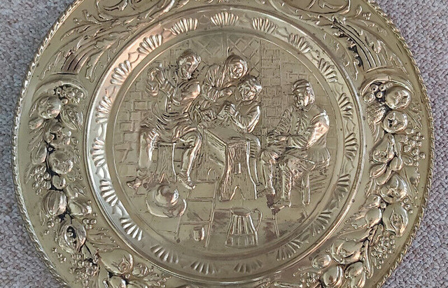 Vintage Peerage Mid Century English Pub Tavern Scene Brass Wall in Arts & Collectibles in Burnaby/New Westminster - Image 3