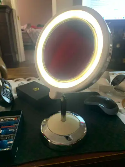 Makeup Mirror with Magnifying Mirror lightS UP TAKES 3 AA BATTERIES $5