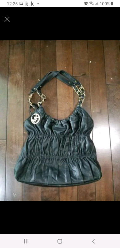Michael Kors Purse Black Leather in Women's - Bags & Wallets in Barrie - Image 2