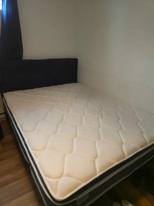 Lit Queen COMPLET (Acheté sur Amazon) – Matelas+Base et Tête de in Beds & Mattresses in West Island - Image 4
