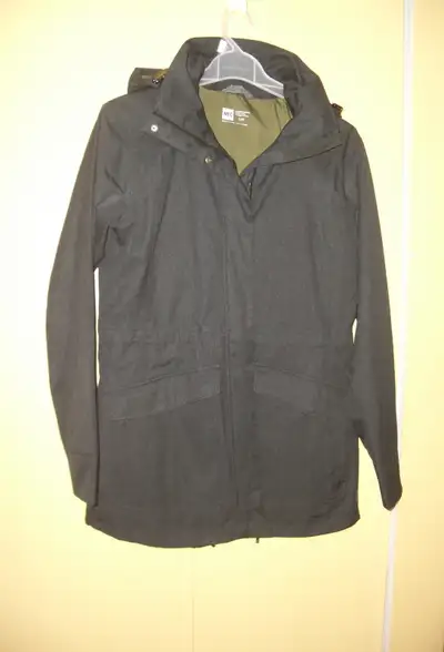 manteau coup-vent  MEC  stretchy light coat rain/wind size S / M, View more