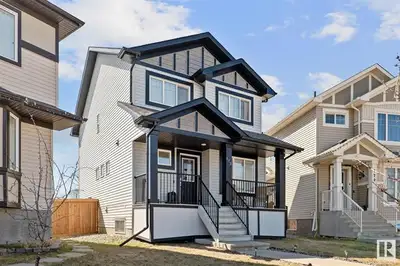 Modern 3-Bed + Den Upper Suite w/ Jacuzzi & Luxury Finishes Welcome to this single-family home with...