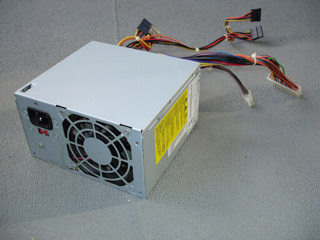 Bloc Alimentation (Power Supply for Desktop) pour tour ordi Dell dans Autre  à Granby