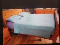 TEAL COLORED QUEEN SIZE BEDSPREAD