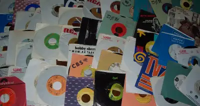 50 records 45 rpm 70s and 80s Tull U2 Elton CS&N Eagles Who etc