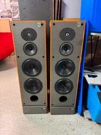 Paradigm Studio Monitor Floor Standing Loudspeakers