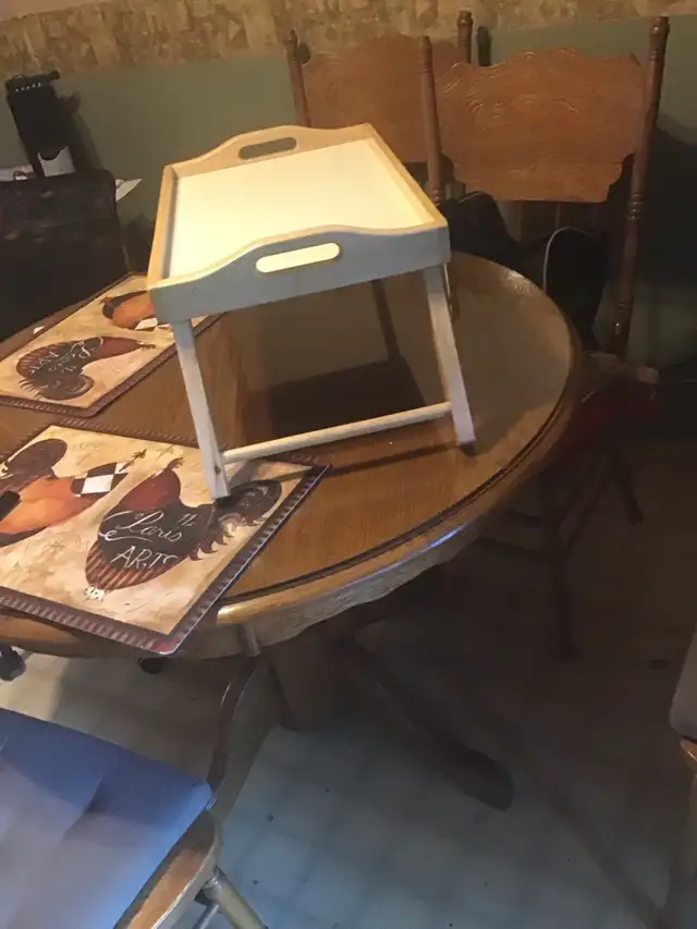 table/plateau,table de lit ou pour laptop in Coffee Tables in Longueuil / South Shore - Image 3