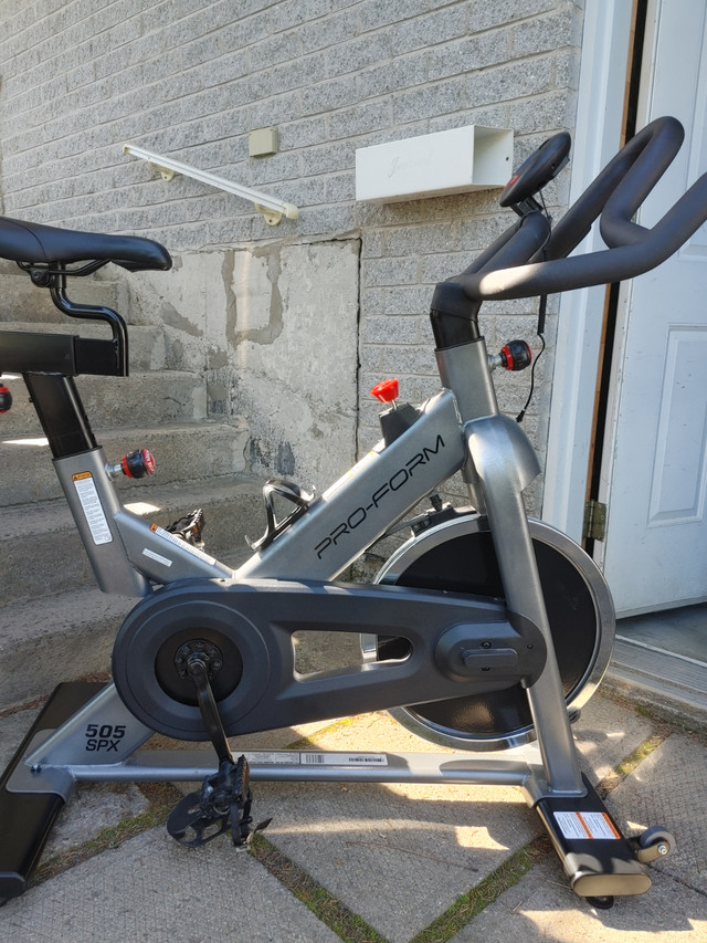 Spinning pro form 505 spx...300$ ferme pas négociable dans Appareils d'exercice domestique  à Longueuil/Rive Sud - Image 3
