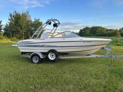 2006 maxum 1900 sr3. Only 80 hours on it. 5.0 mercruiser engine. Monsta wake tower with speakers. Ve...