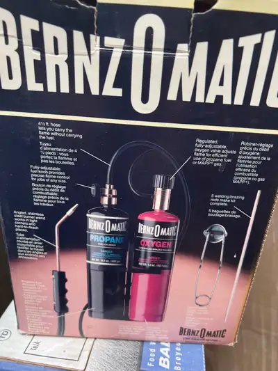 This BernzOmatic Adjustable Cutting/Welding/Brazing Oxygen Torch Kit is in used condition and ready...