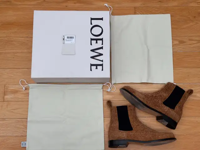 Loewe Terra Chelsea Boots US11 (EU44) in Men's Shoes in Markham / York Region - Image 2