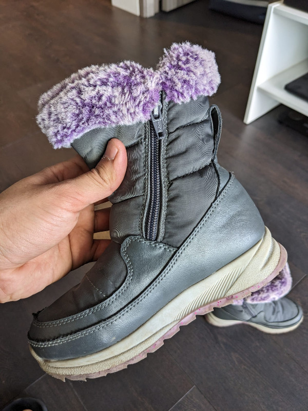 Kids Snow/winter shoes. Fits 3-4 year old kid. Cougar brand in Clothing - 4T in City of Toronto - Image 4