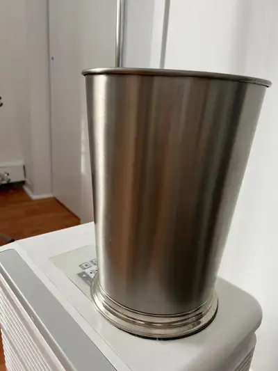 Poubelle métal , View more