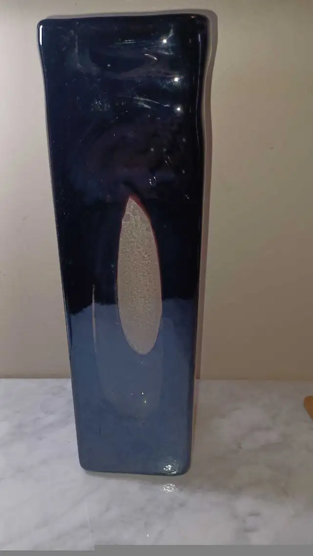 Large Tall 14"x4"Sq Vtg Handblown Art Glass Black Vase Decor in Home Décor & Accents in Calgary - Image 3